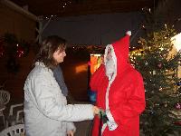Adventsmarkt Banzin 2006, auch die Erwachsenen waren vor dem Weihnachtsmann "nicht sicher"
